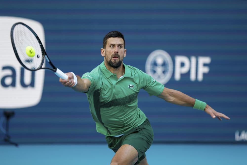 的进攻足球 的进攻足球